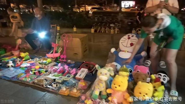 校園玩具地攤年入百萬 揭秘大學(xué)生創(chuàng)業(yè)背后的精細(xì)化運(yùn)營之道